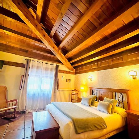 Casarejos Posada Real De Carreteros מראה חיצוני תמונה