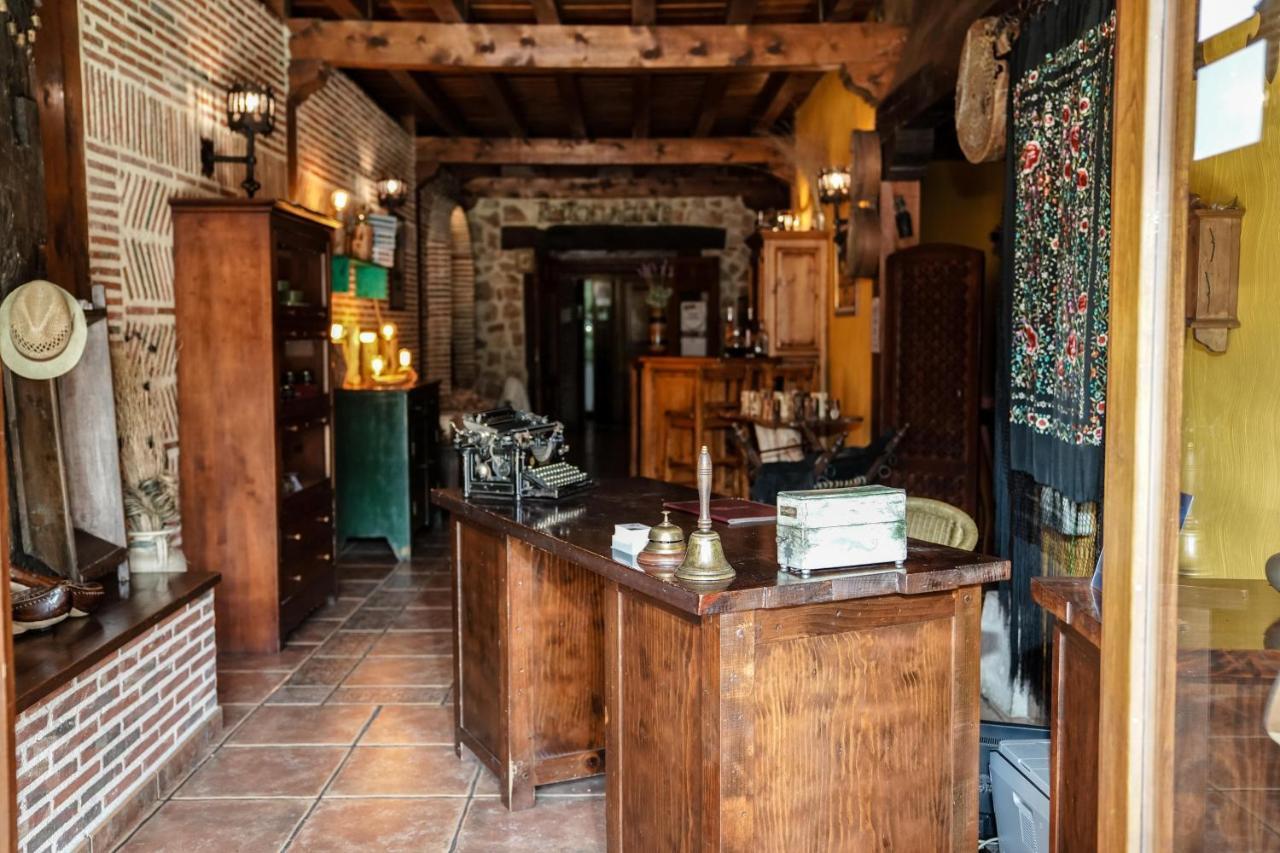 Casarejos Posada Real De Carreteros מראה חיצוני תמונה