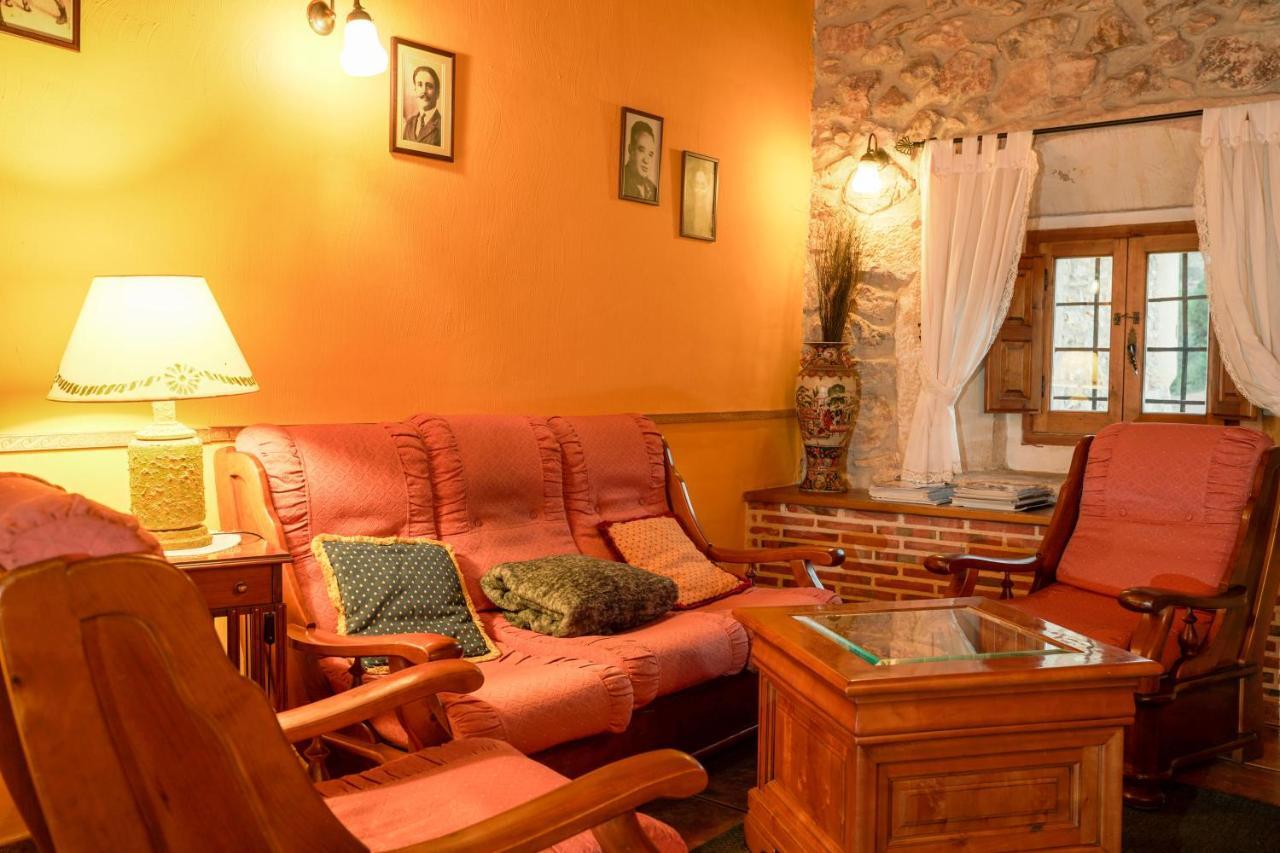 Casarejos Posada Real De Carreteros מראה חיצוני תמונה