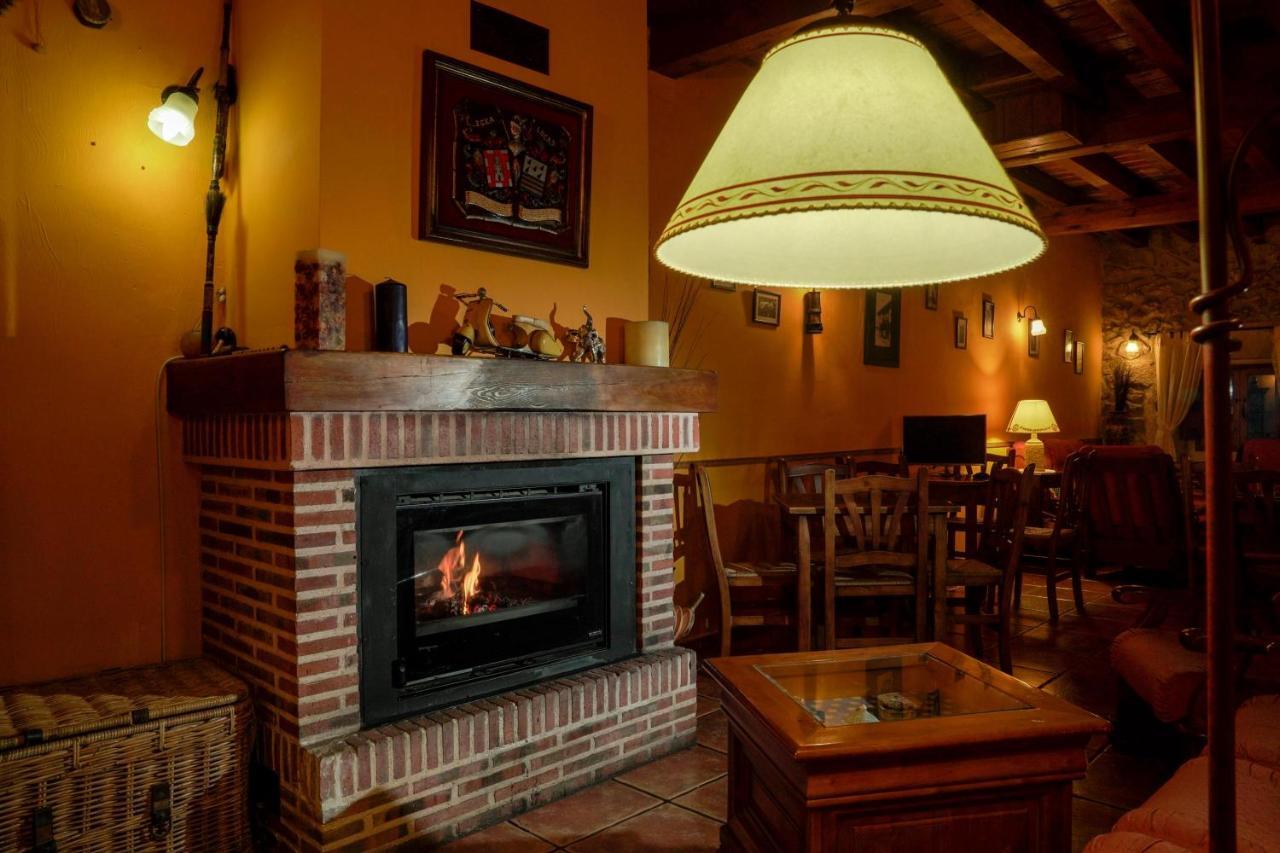 Casarejos Posada Real De Carreteros מראה חיצוני תמונה